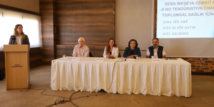 Amed’de ‘Toplumsal Sağlık İçin Barış’ paneli düzenlendi