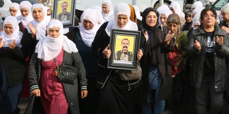 YPG’li Nimet Yıldız’ın taziyesine kitlesel ziyaret