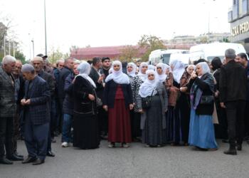 Amed’de PKK’liler için kurulan taziyelere kitlesel ziyaret