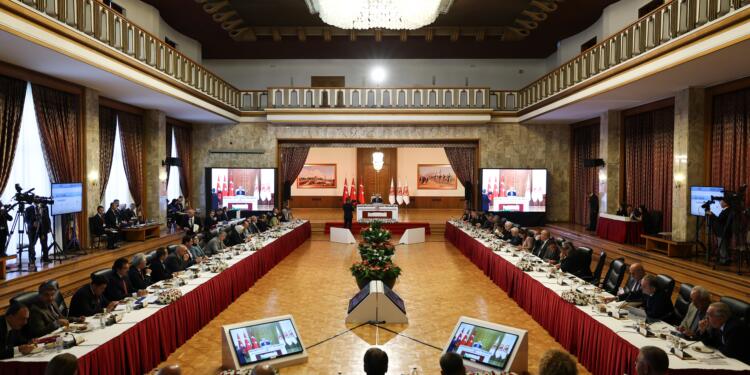 HRW: Komisyon somut reformlar önermeli