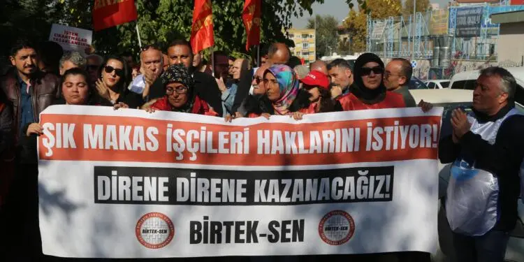 Şık Makas işçileri Bakanlık önünde eylemde