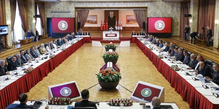 AKP’nin komisyon üyeleri İmralı gündemiyle toplandı
