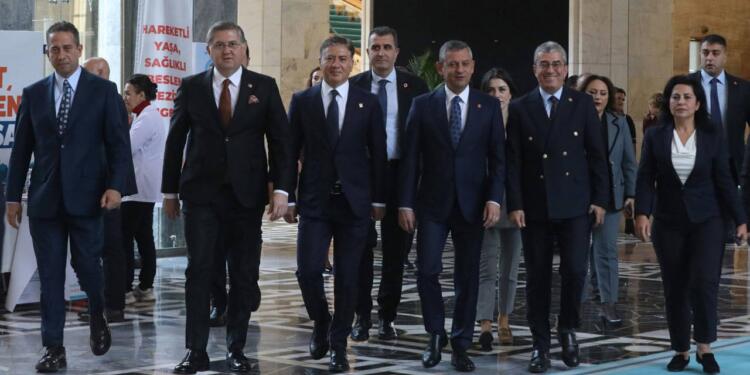 CHP’de ‘İmralı’ya gitmeyelim’ diyenler ağır basıyor