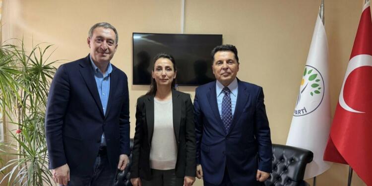 Ahmet Özer, DEM Parti Eş Genel Başkanlarıyla görüştü