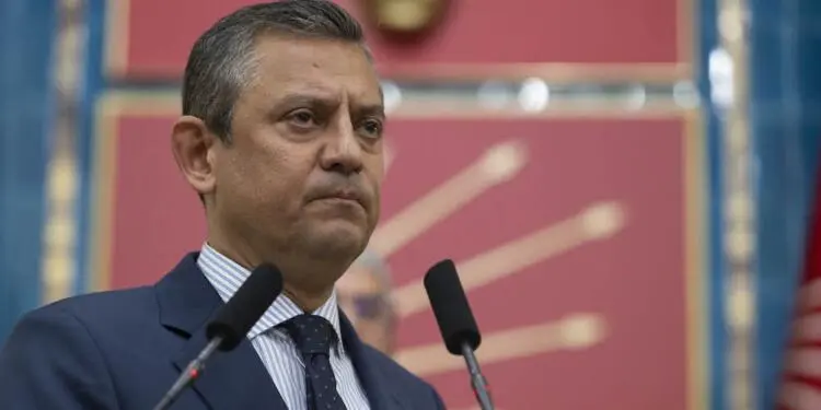 Özgür Özel: AİHM kararlarını uygularsanız siyasetin normalleşmesine tekrar katkı sağlarız