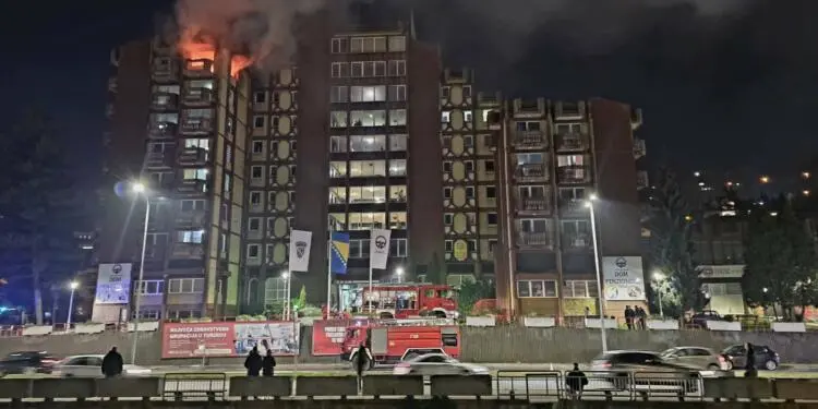 Huzurevinde yangın: 10 kişi öldü, 20 kişi yaralandı