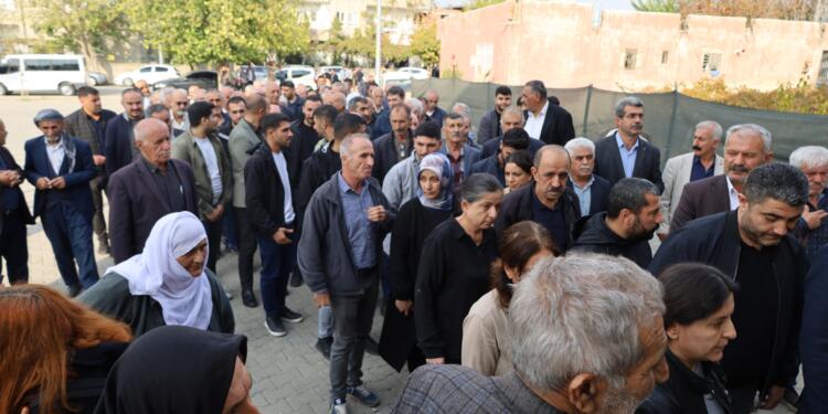 Adlığ ve Edemen’in Êlih’teki taziyesine kitlesel ziyaret