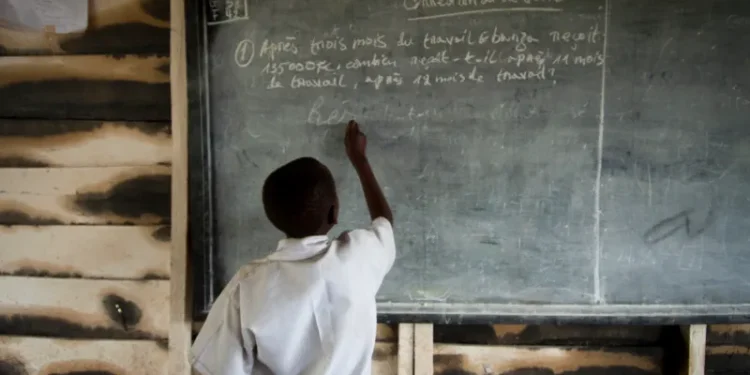 Nijerya’da ana dilde eğitim politikası iptal edildi