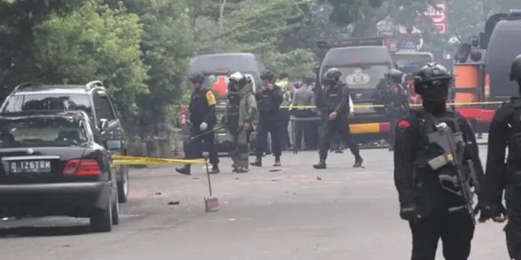 Cuma namazı sırasında patlama: Onlarca yaralı var