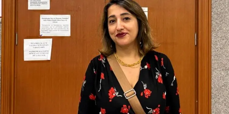 Gazeteci Karvar’a hapis cezası verildi