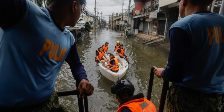 Filipinler’de Fung-wong tayfunu: Ölü sayısı 18’e çıktı