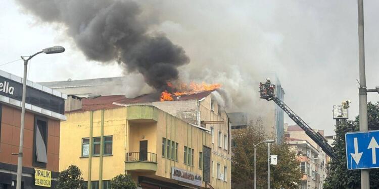 Güngören’de tekstil fabrikasında yangın