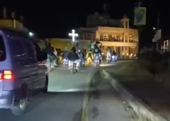 Humus sokaklarında DAİŞ bayrakları açıldı