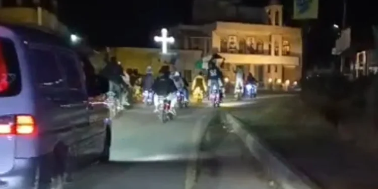 Humus sokaklarında DAİŞ bayrakları açıldı