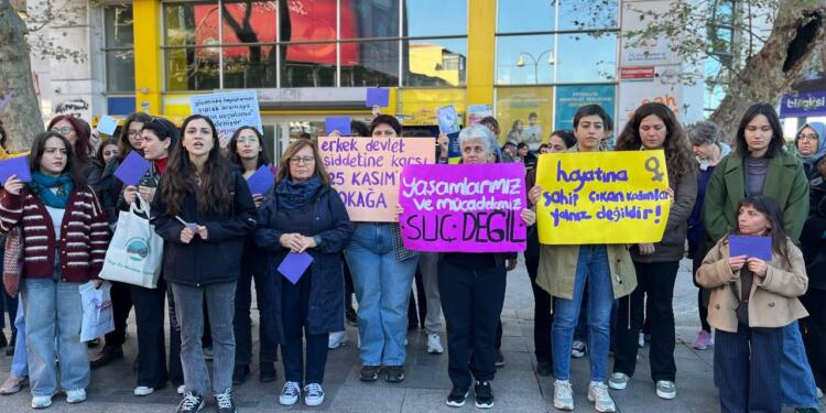 Tutsaklara 25 Kasım için kartlar gönderildi