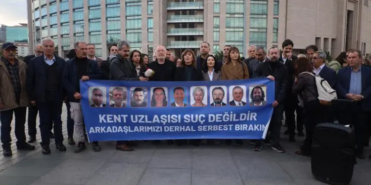 Kent Uzlaşısı davası başladı: Yanlış yoldan dönün