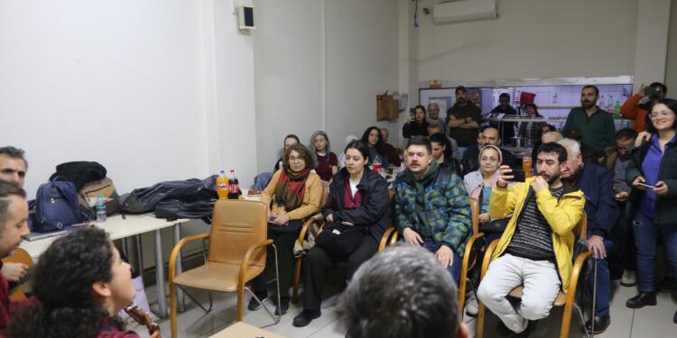 Okmeydanı Demokrasi Platformu’ndan direnişteki sağlık emekçilerine destek