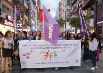 KHK eyleminde 25 Kasım mesajı: Kadınlar barış ve demokrasi talebinde ısrarlı