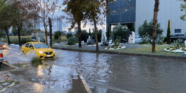 Ege Bölgesi’nde şiddetli sağanak