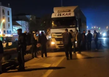 Motosiklet yayaya çarptı: 2 kişi yaşamını yitirdi