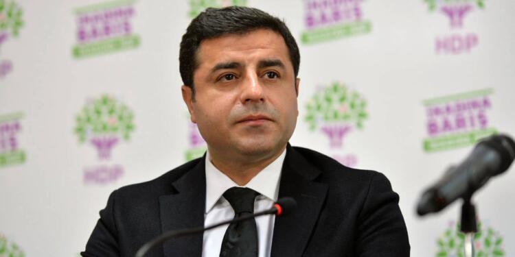 Selahattin Demirtaş: Gözümüz kulağımız komisyonun alacağı cesur ve tarihi kararda