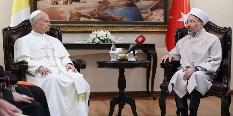Papa 14’üncü Leo, Diyanet İşleri Başkanı Arpaguş ile bir araya geldi