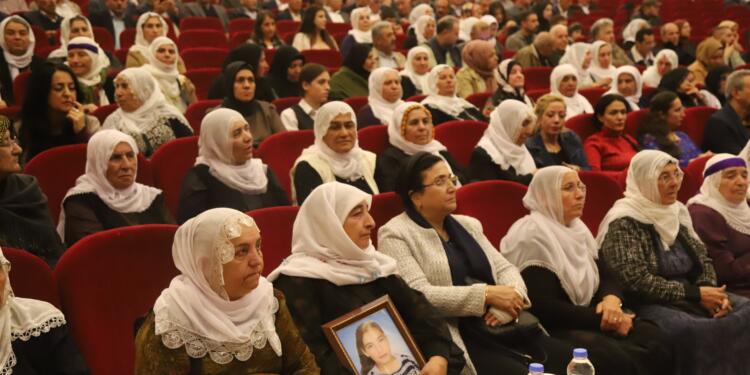 Çatışmalarda çocuklarını kaybedenler barış istiyor