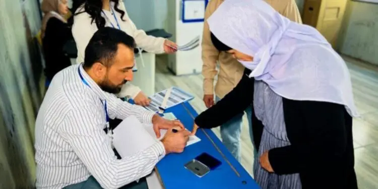 Irak seçimlerine katılım oranı yüzde 56,11 oldu