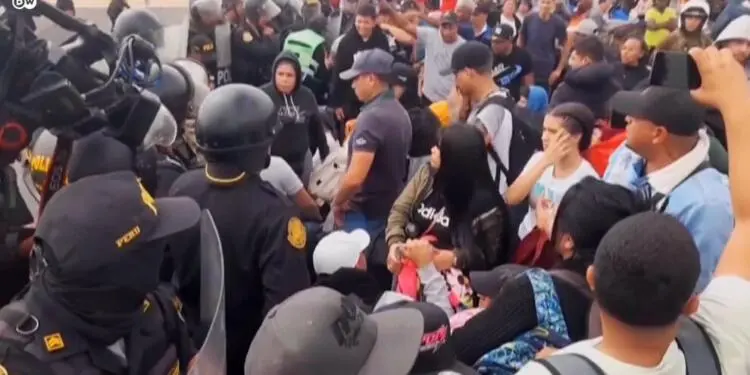 Peru, Şili sınırında OHAL ilan etti