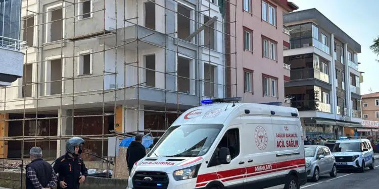 Ordu’da inşaattan düşen işçi yaralandı