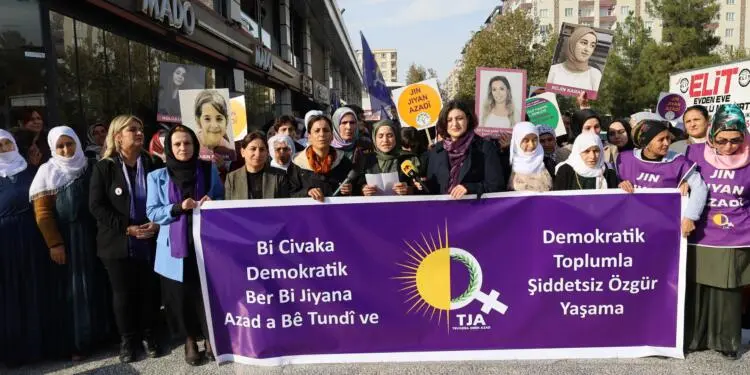 Kadınlar sokaklarda: Eşitlik temelinde yaşam talebini büyütme zamanı  Güncelleniyor