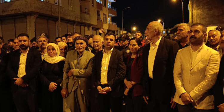 Taziye ziyaretine polis engeli: Oturma eylemi başladı