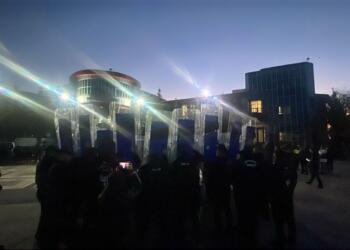 Öğrencilerden polis ablukasında Rojin Kabaiş eylemi