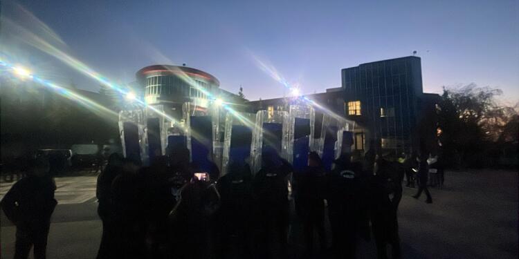 Öğrencilerden polis ablukasında Rojin Kabaiş eylemi