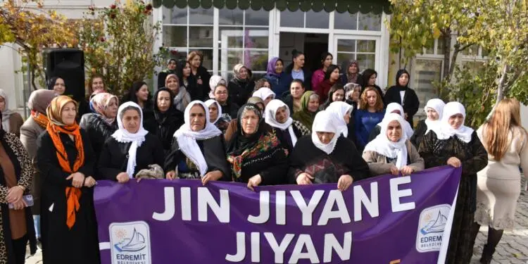 Kayyımın kapattığı Şamiram Kadın Yaşam Merkezi yeniden açıldı