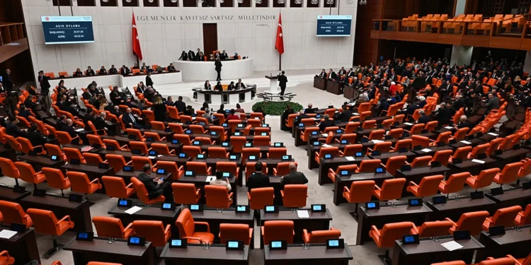 11. Yargı Paketi’nde düzenleme: Suça sürüklenen çocuklar, nafaka ve LGBTİ+ düzenlemeleri çıkarıldı