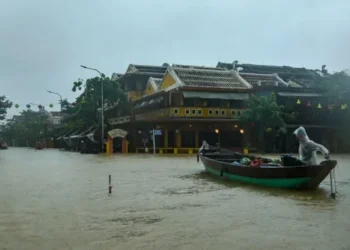 Vietnam’da sel bilançosu ağırlaşıyor: Ölü sayısı 40’a ulaştı
