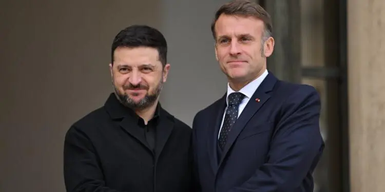 Macron ile Zelenskiy, Trump’ın Ukrayna barış planını görüştü