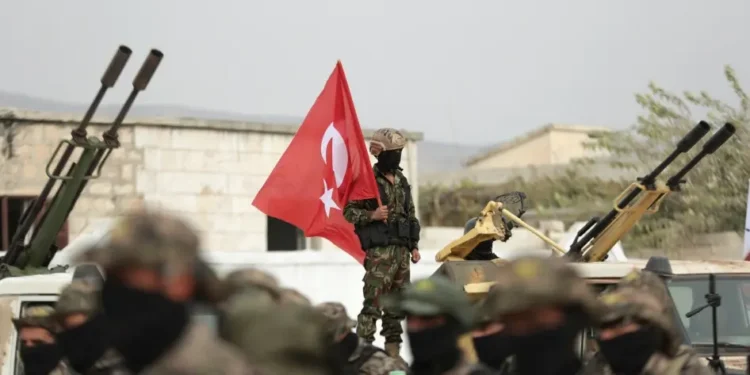 Türkiye’ye ait askeri konvoylar Suriye’ye girdi