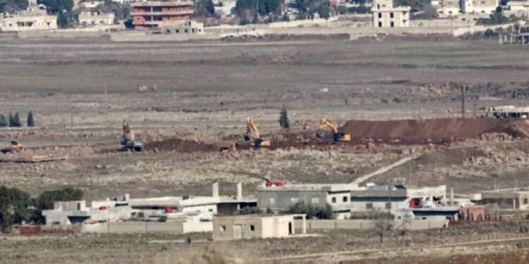 Suriye’nin Quneytira ve Dera kentlerinde İsrail hareketliliği sürüyor