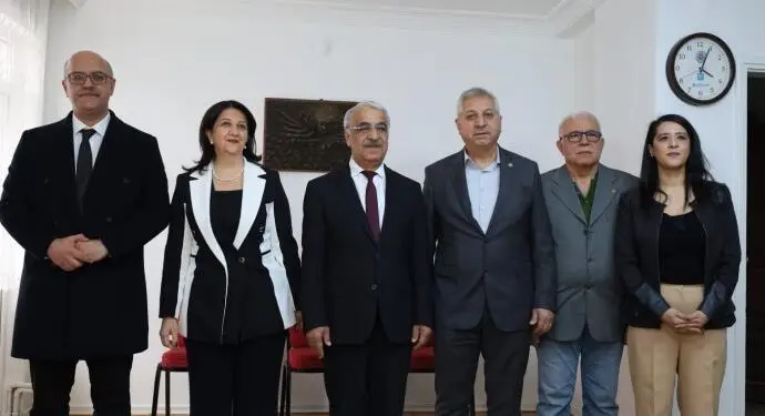 DEM Parti İmralı Heyeti ile EMEP görüşmesi başladı