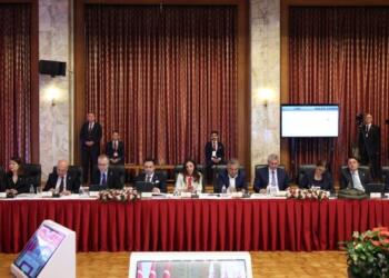 AKP’li Şen: Kayyım uygulamasının düşmesi gerektiği kanaatindeyiz