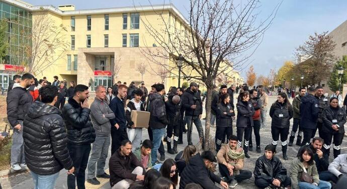 Valilik ve adliyenin üniversiteye taşınma kararı protesto edildi