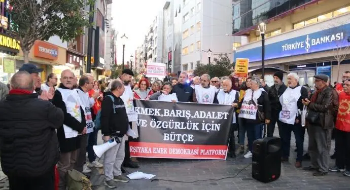 Karşıyaka’da ‘ekmek, barış, adalet ve özgürlük’ bütçesi talebiyle yürüyüş