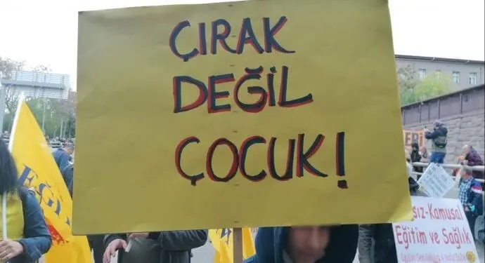 Çocuk işçi tinerin alev alması sonucu ağır yaralandı