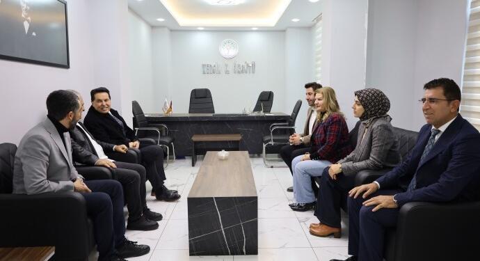 Ahmet Özer’den DEM Parti’ye ziyaret