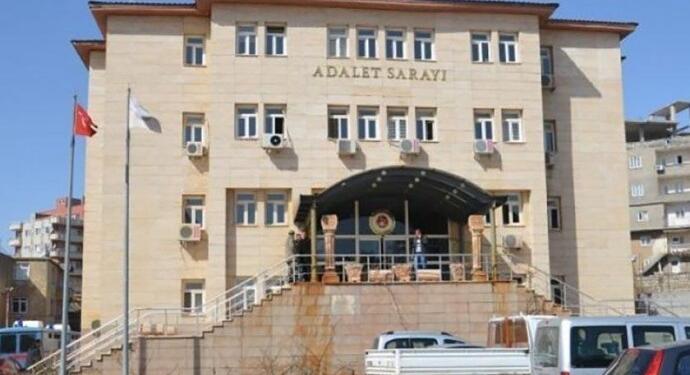 Bir polis adliyede intihar girişiminde bulundu