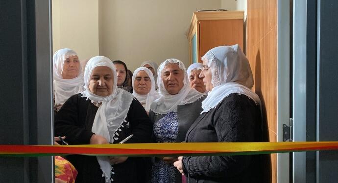 Adana’da Barış Anneleri Derneği açıldı