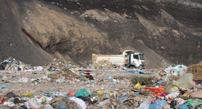 Girêsor Tepesi’ndeki çöpler halk sağlığını tehdit ediyor