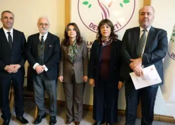 Üç parti ‘çözüm’ raporlarını Meclis’e verdi